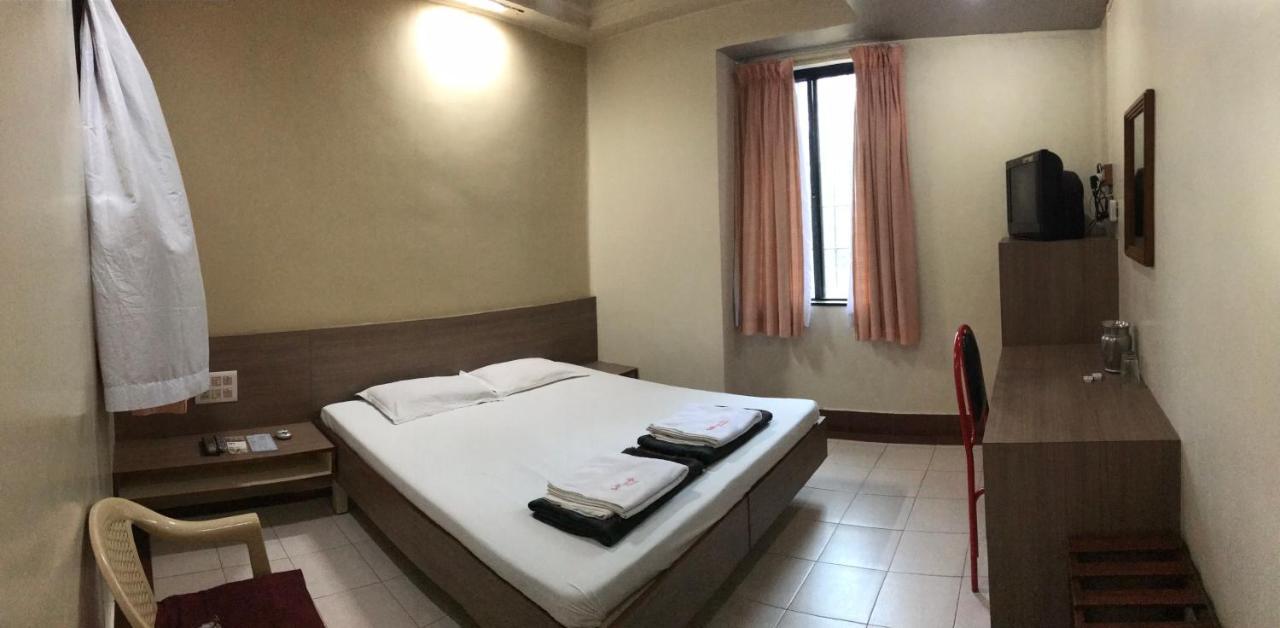 Hotel Satkar Cafeteria Белгаум Экстерьер фото