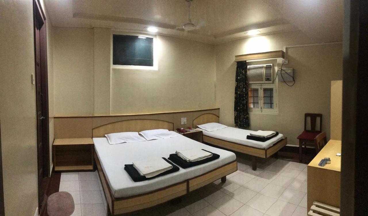 Hotel Satkar Cafeteria Белгаум Экстерьер фото